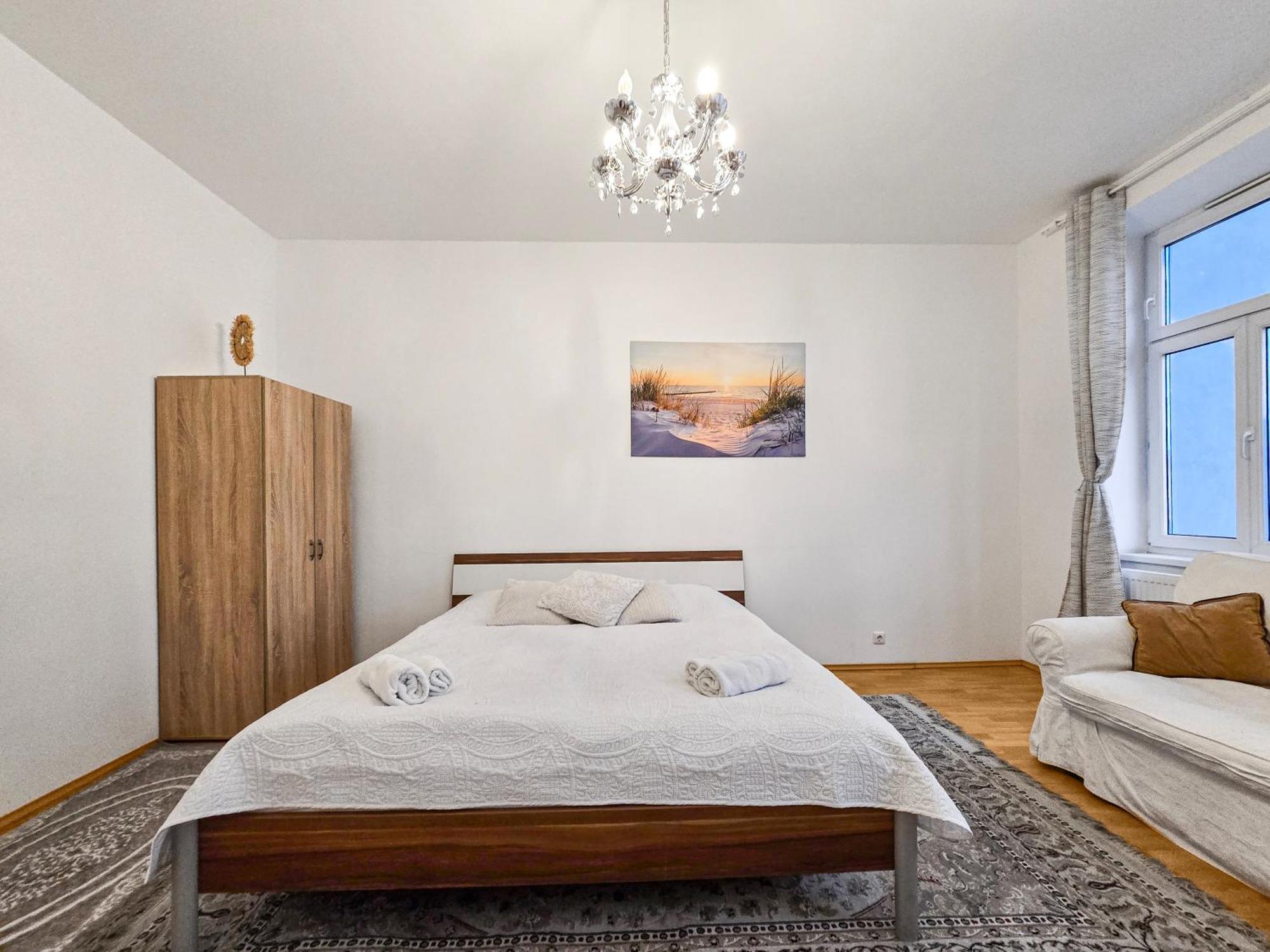 Modern Three-Bedroom, Triple King Beds Wenen Buitenkant foto