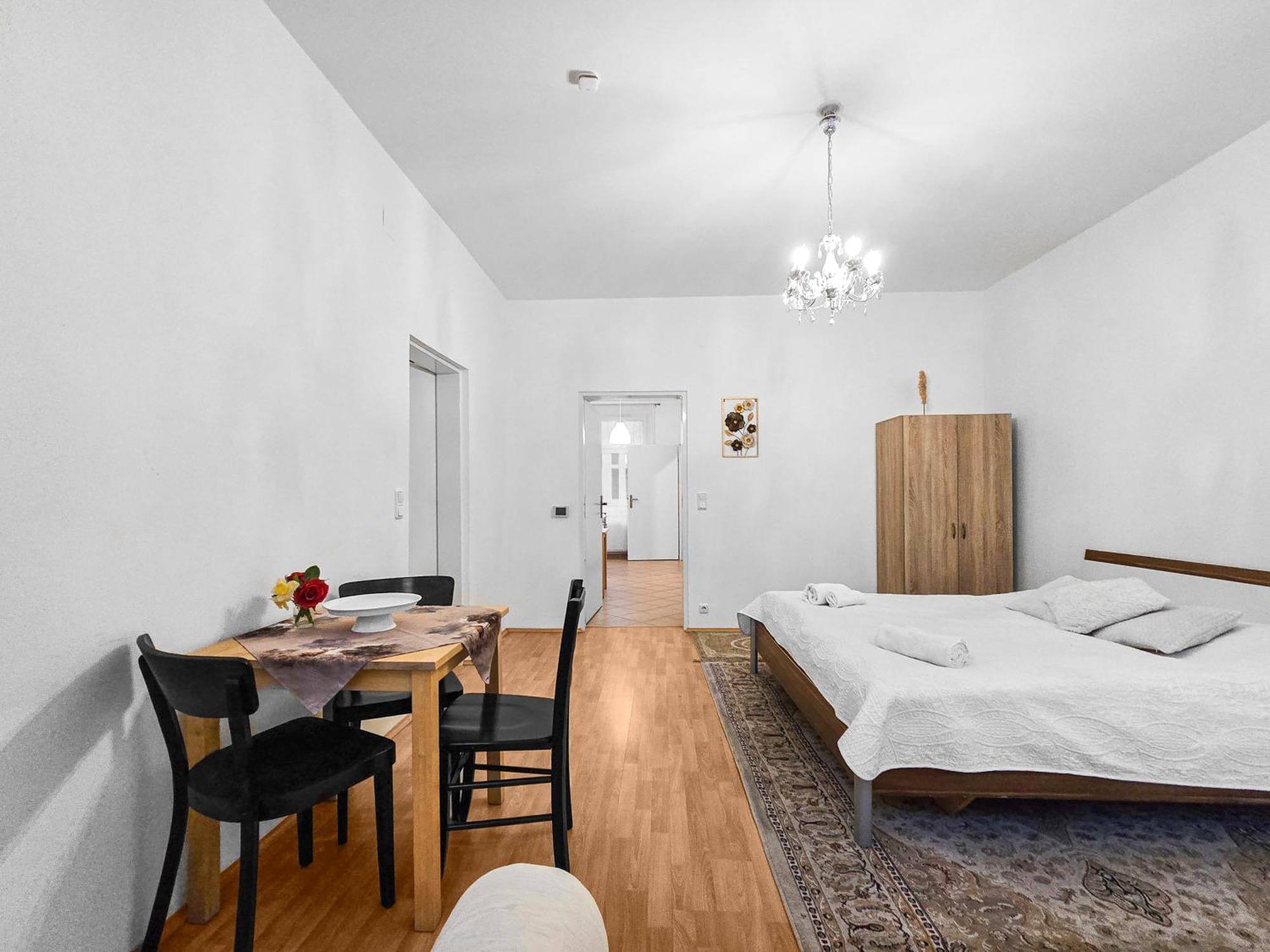 Modern Three-Bedroom, Triple King Beds Wenen Buitenkant foto